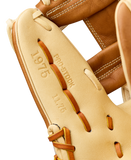 Wilson A2000 1975 11.75" - Infield Glove