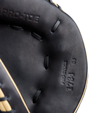 Wilson A2000 1734 34.00" - Catcher's Mitt